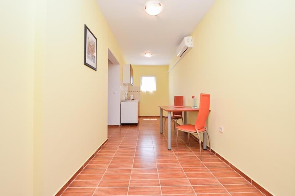 Sreca Apartment Near Beach With Bbq Bibinje Eksteriør billede