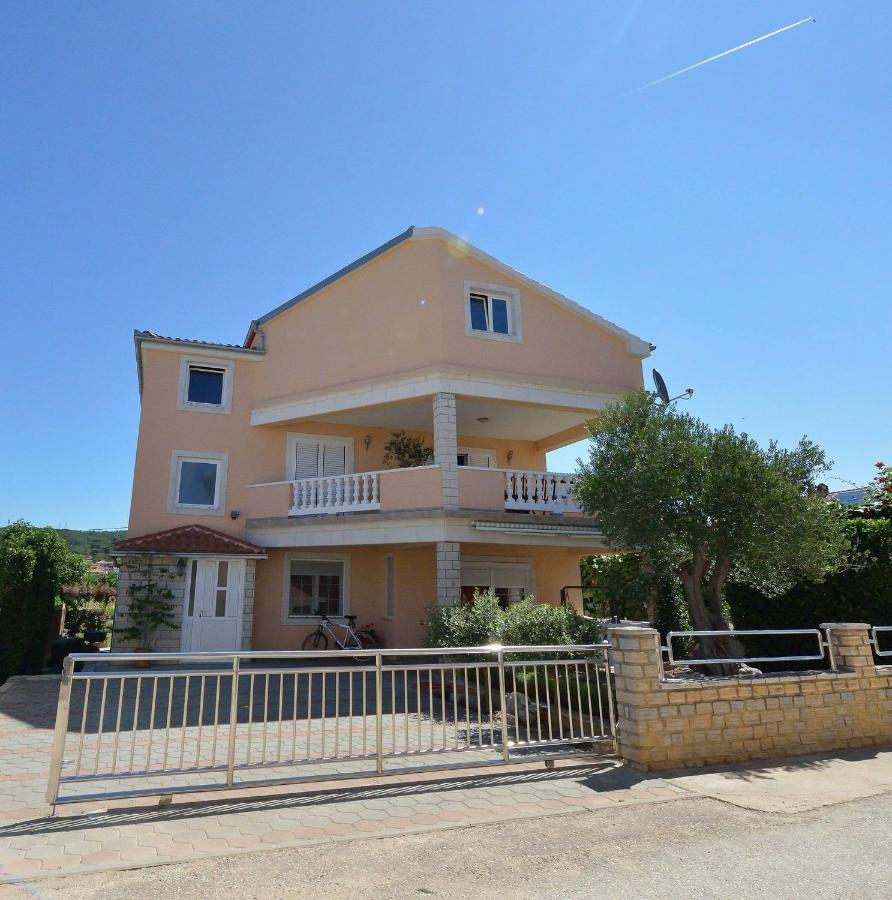 Sreca Apartment Near Beach With Bbq Bibinje Eksteriør billede